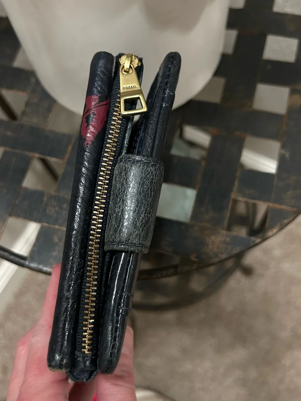 Fossil compact trifold